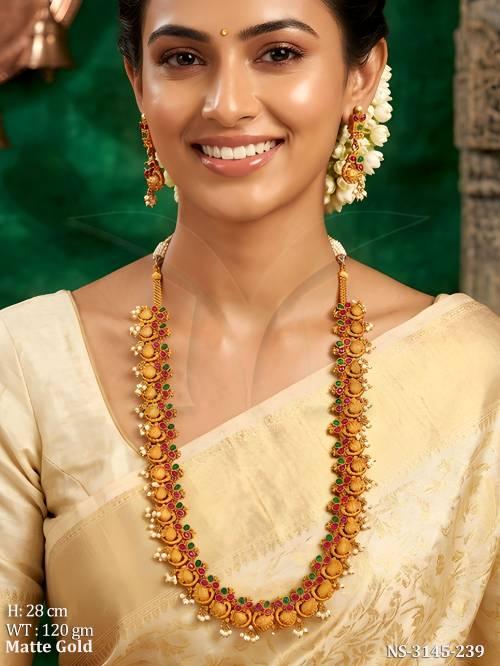 multi shell style necklace set detail