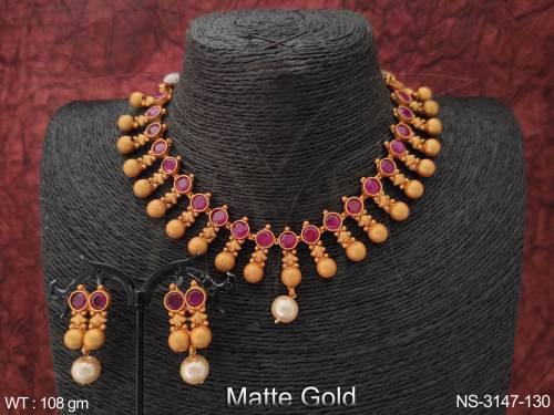 moti shape antique necklace set detail