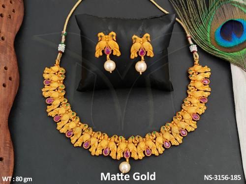 wing leaf style necklace set detail