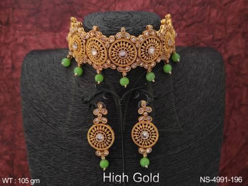 multi round chokor necklace set detail