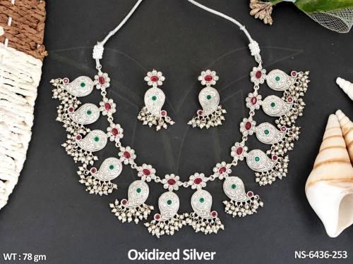 Koyari clustered pearl silver kemp necklace set