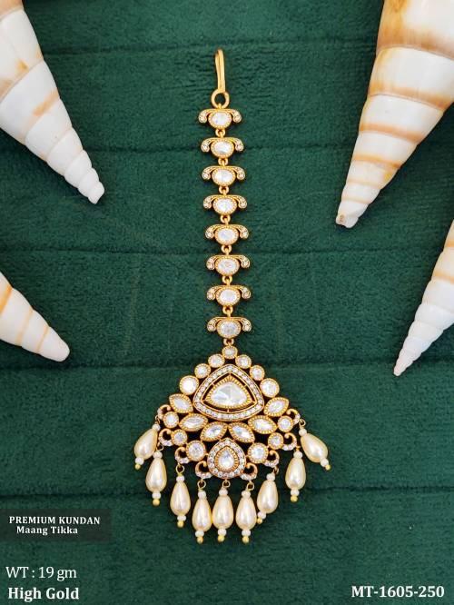 beautiful-high-gold-polish-party-wear-maang-tikka-