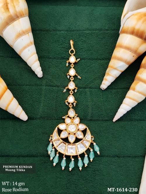 elegant-floral-kundan-maang-tikka-for-brides-