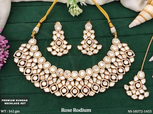 premium-kundan-necklace-set-with-maangtika-earrings
