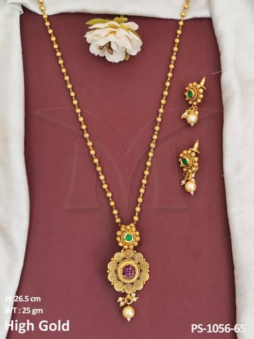 spiral broder antique pendant detail