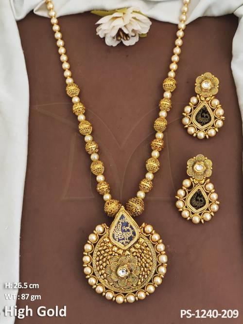 round paan center designer pendant detail
