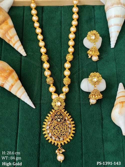 paan style crushed designer pendant detail