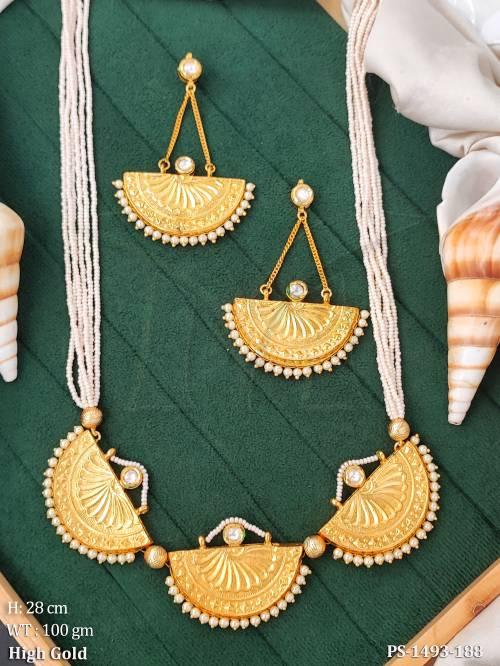 half circle gheru polish designer pendant detail