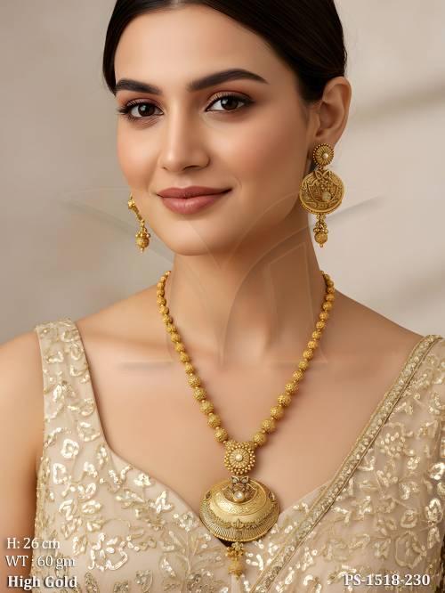 round carved designed pendant set detail