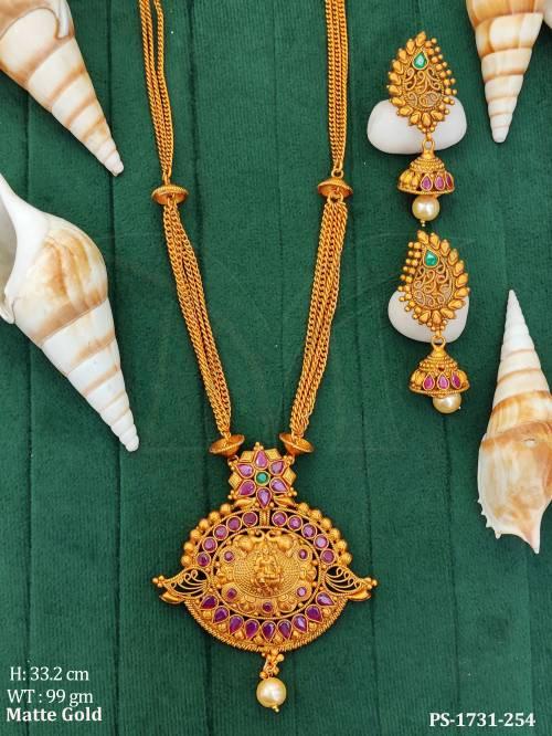 laxmi ji oval shape pendant set detail