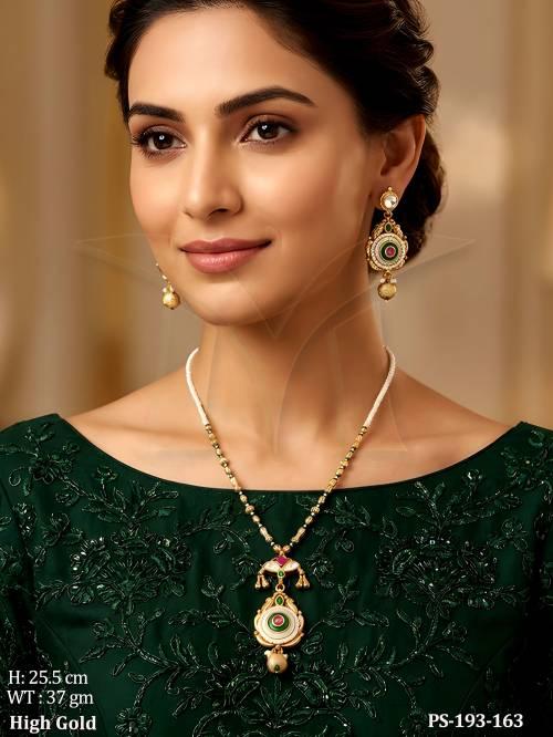 traditional koyari beads delicate pendant set detail