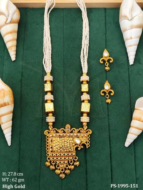 rectangular cut style designer pendant set detail
