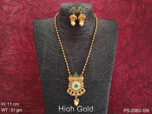 spiral bordered antique long pendant detail