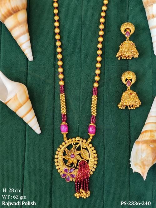 Sarees wear design pendant set