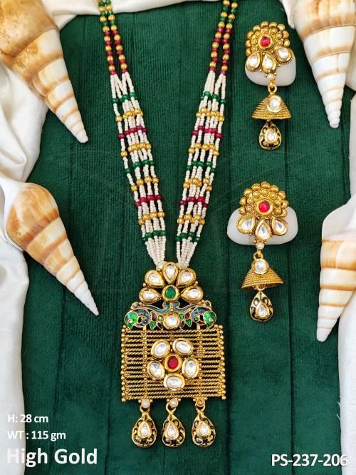 designer pendant detail