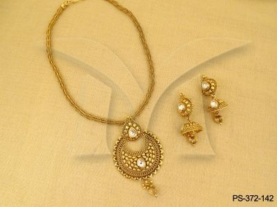 pie round mango beads pendant set detail