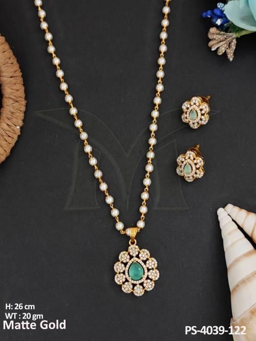 kemp-jewellery-matte-gold-polish-exquisite-festive-design-pendant-set-