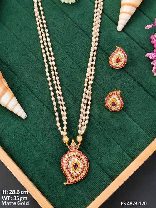 matte-gold-designer-kemp-pendant-with-earrings-