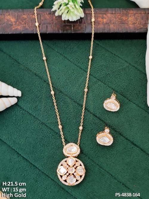 kundan-high-gold-polish-fancy-style-kundan-pendant-set-