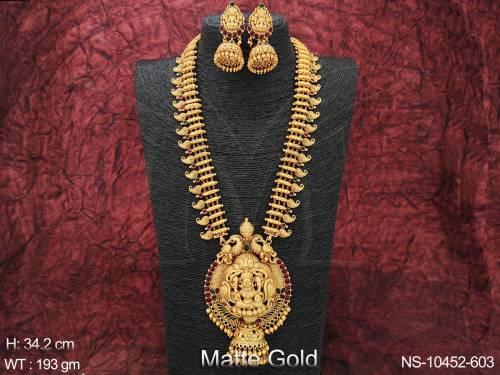 beautiful-laxmi-design-pendant-matte-gold-polish-designer-long-temple-necklace-set