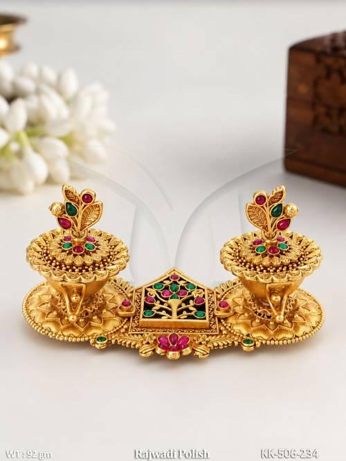 beautiful-temple-sindoor-box-high-gold-rajwadi-polish