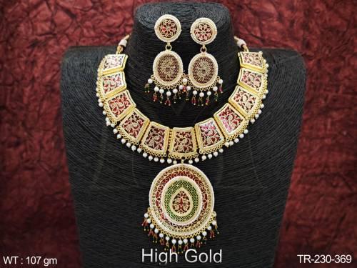 Fancy Style Party wear Beautiful High Gold polish Thewa Necklace Set