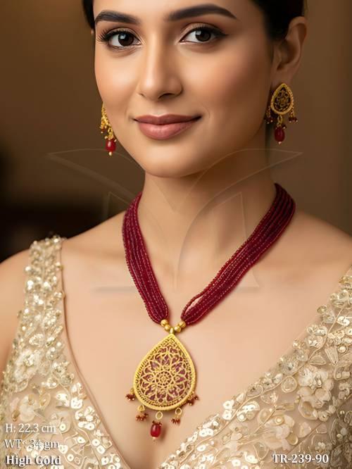 Traditional Thewa Art Pendant Necklace Set