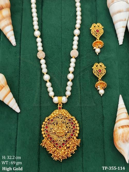 gold gogri paan designer temple pendant detail