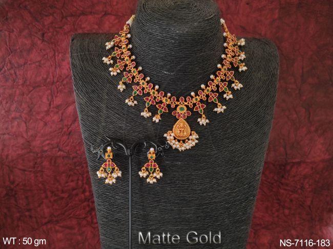 laxmi pendant designer choker style kemp matte gold polish necklace set with clustered pearl