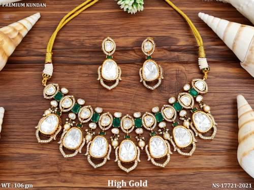 traditional-kundan-choker-set-with-uncut-glass-&-matching-earrings