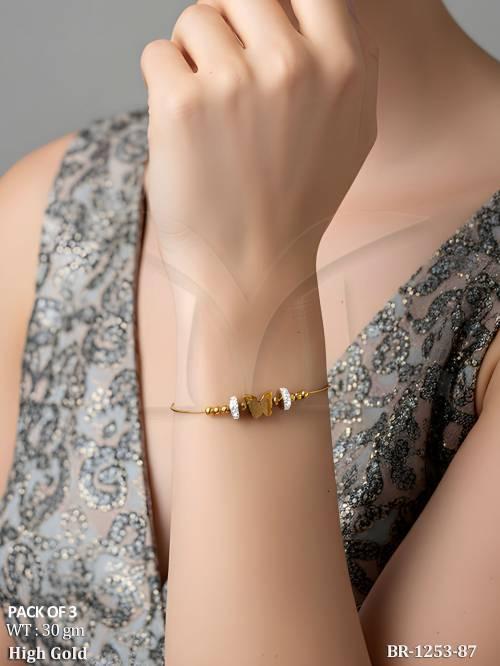 Fashionable Gold Chain Bracelet Perfect for Casual Party Styling
