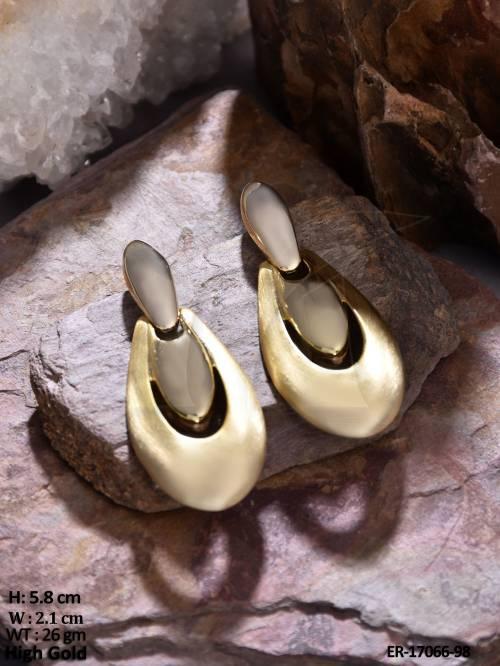 Design   High Gold Polish Party Wear Earrings  