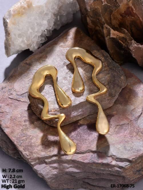 beautiful-design-high-gold-polish-fancy-earrings-