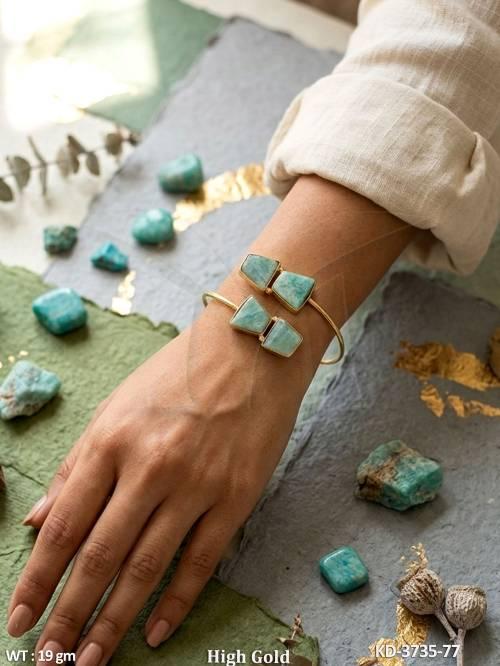 Western Full Stone High Gold Kada