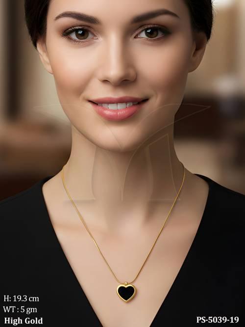 Elegant Love Heart Pendant Chain Daily Wear